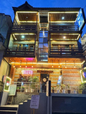 Aurave Inn